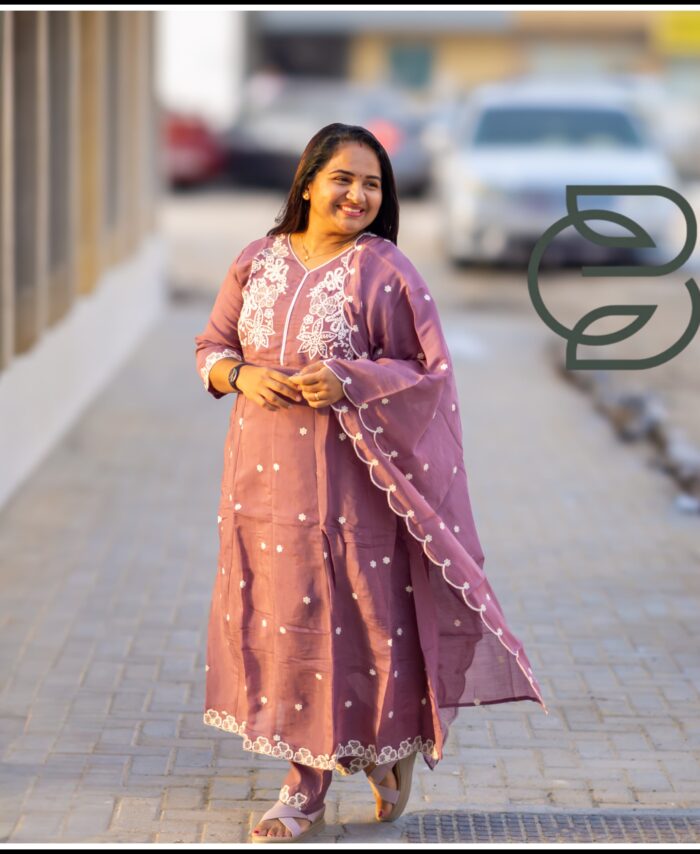 ANARKALI SALWAR SET WITH BEAUTIFUL THREAD WORK